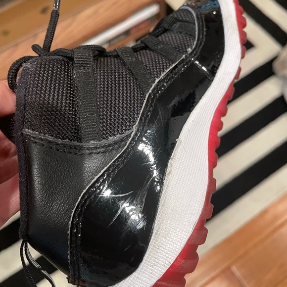 Toddler Nike Air Jordan 11 Retro "Bred" – Size 10C - Picture 7 of 12